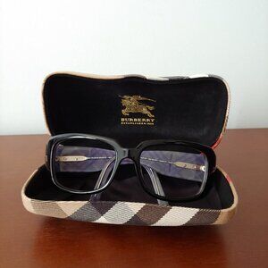 BURBERRY Black Frame with Plaid Case